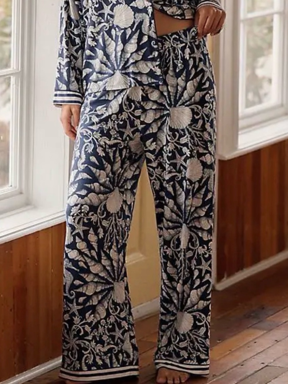 Modaluxe Anthropologie Navy shell design  Wide-Leg pajama Pants- medium